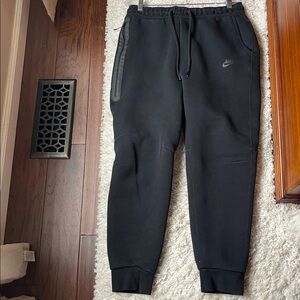 Nike Men's Tech Black Joggers Large